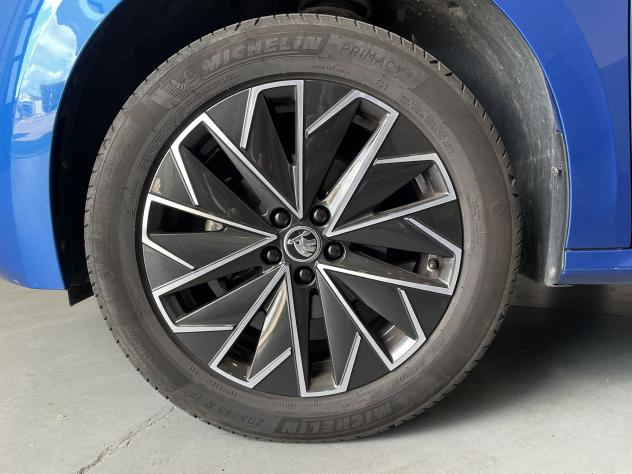 Škoda Kamiq 1.0 TSI 110cv BLACK DOTS - Foto 10