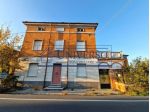 CASA INDIPENDENTE SU QUATTRO LIVELLI CON GIARDINO E RIMESSE
