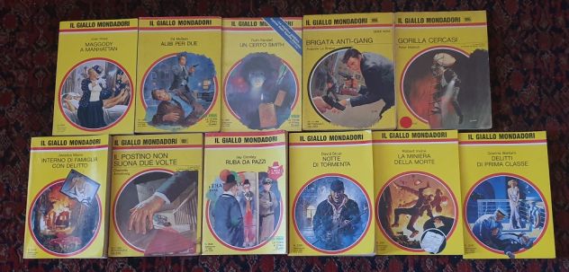 Lotto 11 pezzi serie Il giallo Mondadori anni '60 '70 '80 '90