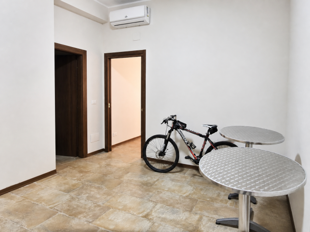 Locale commerciale ristrutturato di 45 m² – Messina, Contesse - Foto 5