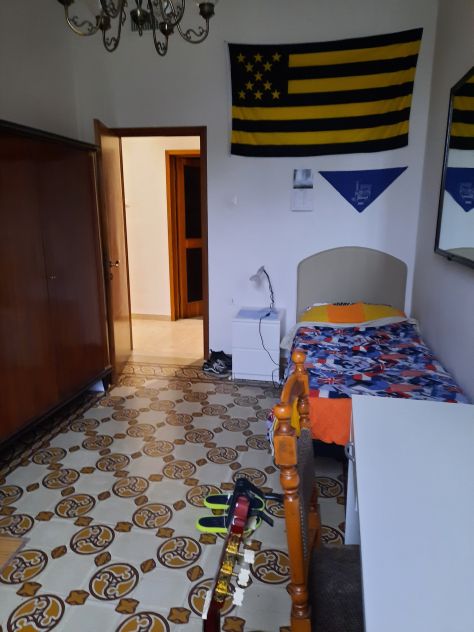 AFFITTASI A STUDENTESSA