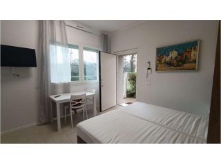 A012594 - CESANO MADERNO - Monolocale arredato - Libero dal 15 settembre