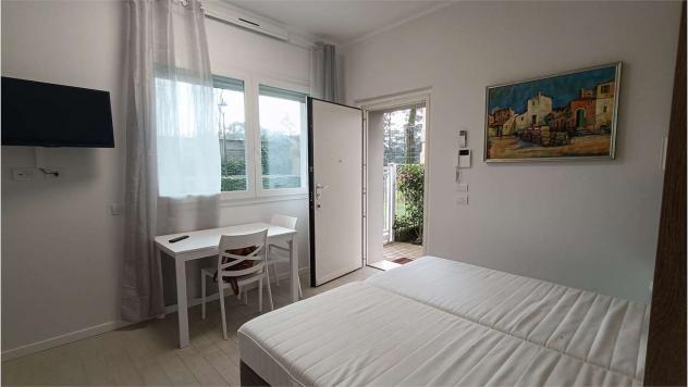A012594 - CESANO MADERNO - Monolocale arredato - Libero dal 15 settembre