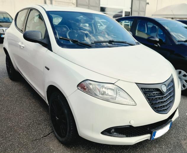 Lancia Ypsilon 0.9 TwinAir 85 CV 5 porte Metano Ecochic Gold - Foto 2