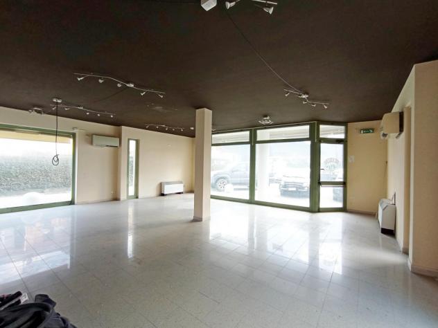 Locale comm.le/Fondo in affitto a Guamo - Capannori 160 mq Rif: 1084169