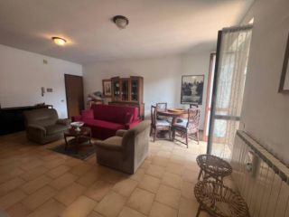 Attico / Mansarda di 70 m² con 2 locali in affitto a Sarnico
