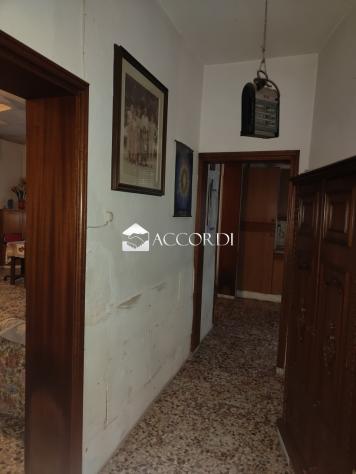 RUSTICO di 11 vani e di 453 mq (CASTELLO DI GODEGO) rif. BL045 - Foto 9