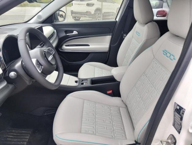 Fiat 600 Hybrid 110 CV DCT MHEV La Prima KM 0 - Foto 4