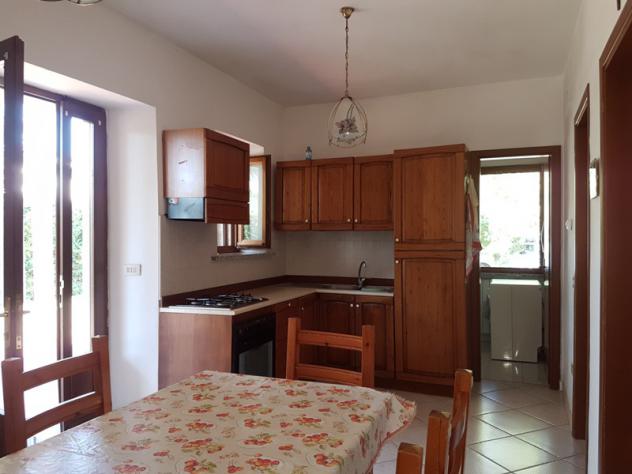 POVEROMO, vicino al Cinquale, vendesi villetta singola con ampio giardino. L'immobile è situato vicino al mare e si compone internamente di soggiorno - Foto 5