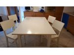 TAVOLO grande bianco allungabile con 4 sedie