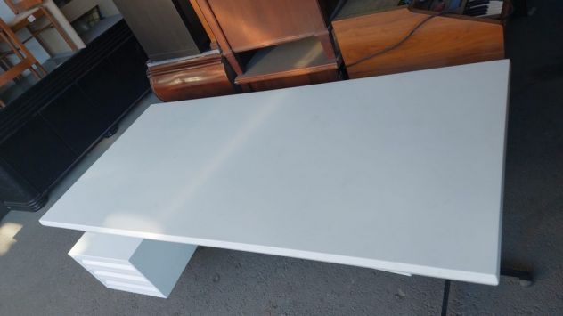 Scrivania Moderna Bianca con Cassettiere Sospese – 24443 - Foto 3