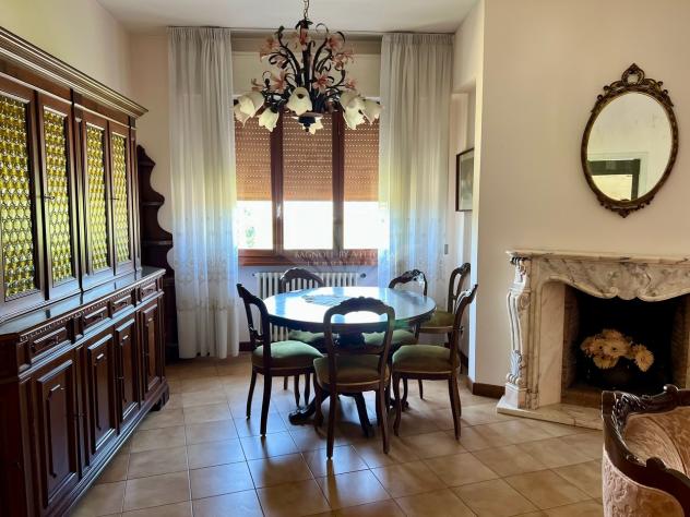 VILLA di 13 vani e di 200 mq (PIETRASANTA) rif. 185/VVE - Foto 3