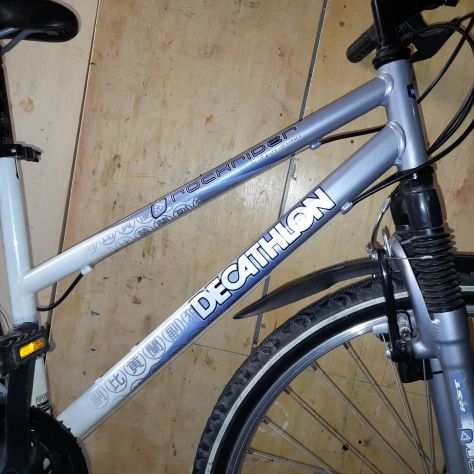 Bicicletta Decathlon Rochrider 26" accessoriata - Foto 8
