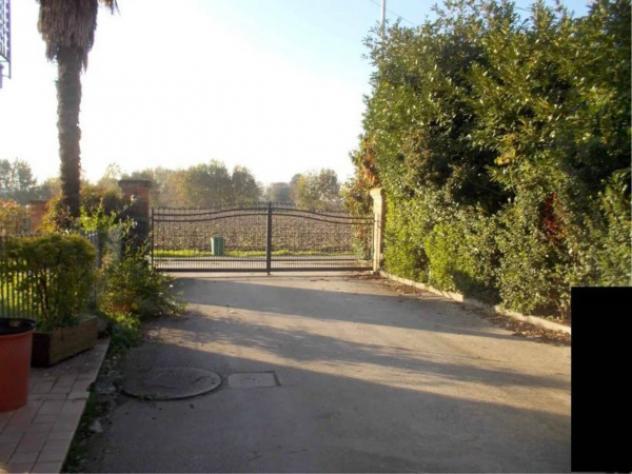Immobile in asta di 174 m² con più di 5 locali e box auto in vendita a Este - Foto 2