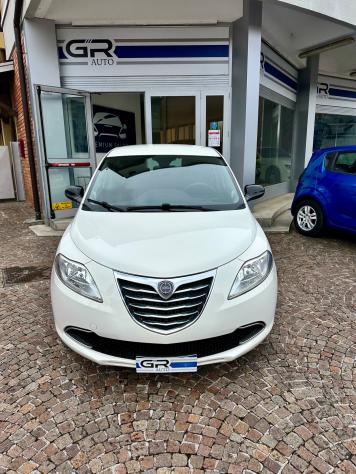 Lancia Ypsilon 1.3MJT 95CV 5P -Neopatentati - Foto 2