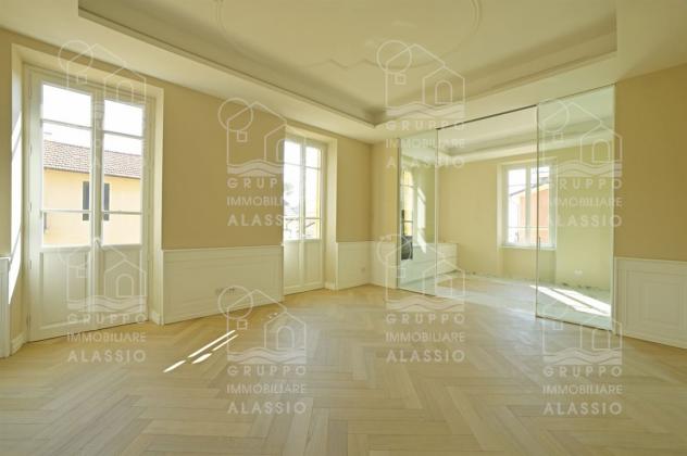 Alassio – Borgo Coscia, esclusivo appartamento di 162 mq a soli 20 metri dal mare