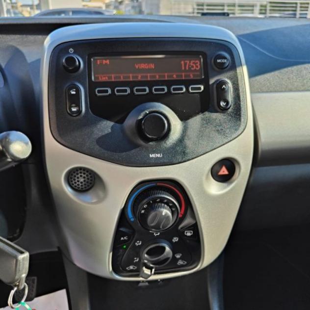 TOYOTA Aygo 1.0 VVT-i 69 CV 5 porte x-cool rif. 23969688 - Foto 8