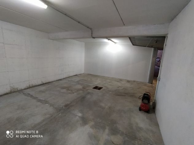 box auto mq 57 con luce, predisposizione acqua e scarico in fogna - Foto 3