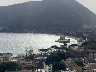 Casa con splendida vista sul golfo di mondello