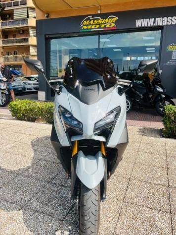 YAMAHA T-Max 560 TECH MAX TUTTO INCLUSO ANCHE PASSAGGIO! MINI RATE rif. 24162397 - Foto 3