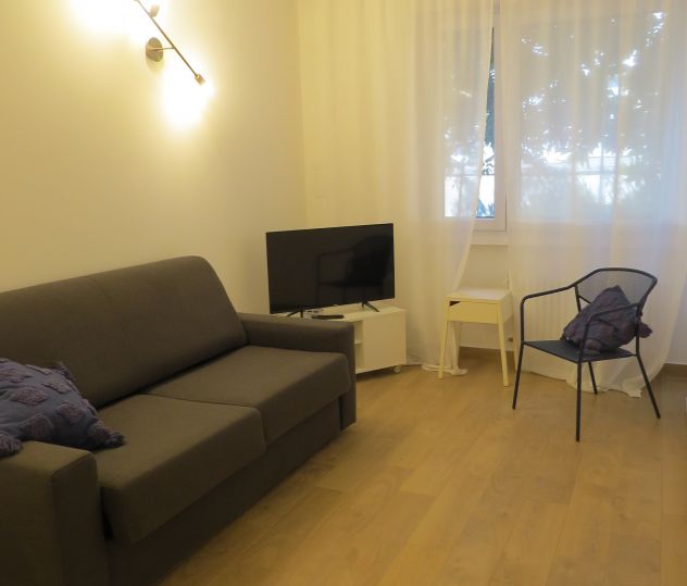 3526 Monolocale SOLO AFFITTI BREVI NO RESIDENZA - Foto 3