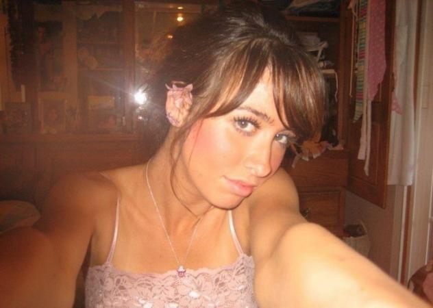 Donna di Gioiosa Ionica, 26 anni.  Fisico Normale Tel:
