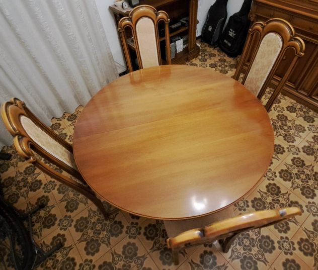 TAVOLO ROTONDO IN LEGNO CON 6 SEDIE - Foto 2