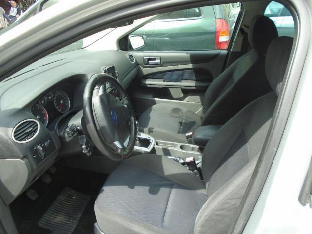 FORD Focus '2007 5p 1.6 tdci 90cv 123000 KM - Foto 5