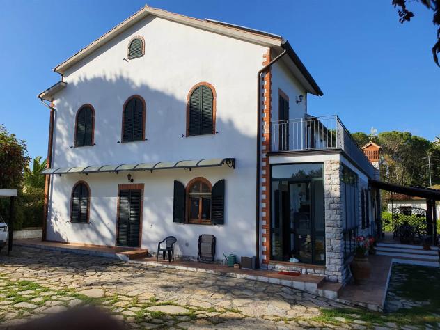 Villa in Vendita in zona NUGOLA con giardino - Foto 3