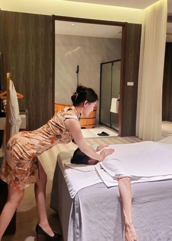 Concedetevi un massaggio rilassante, terapeutico e romantico. Tel:0669262996
