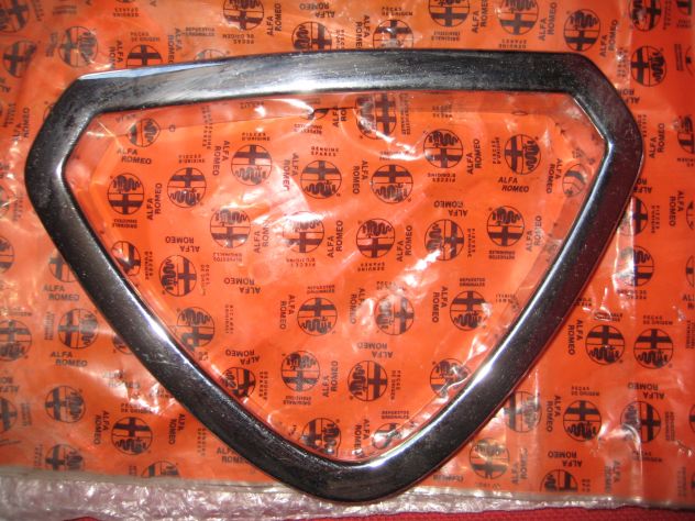 ALFA ROMEO ALFETTA CORNICE SCUDO MASCHERINA 117018912100