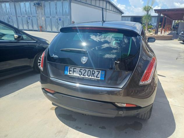 Lancia Delta 2.0 MJT DPF Platino - Foto 3