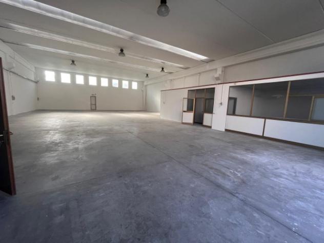 Immobile di 530 m² con 2 locali in affitto a Torbole Casaglia - Foto 17