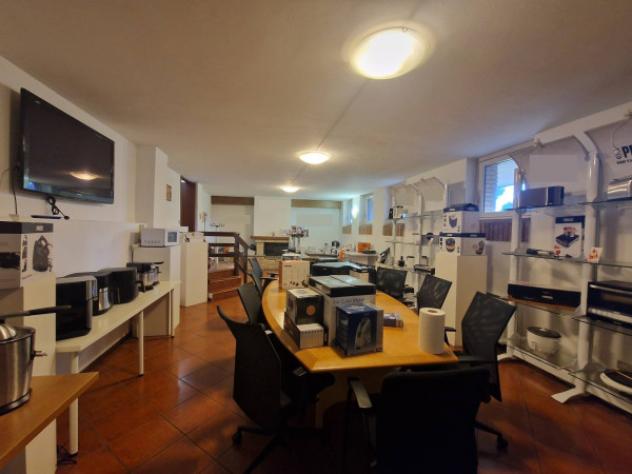 Immobile di 315 m² con più di 5 locali in affitto a Lainate - Foto 17