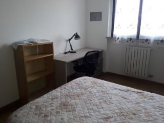 Camere singole arredate con bagno privato