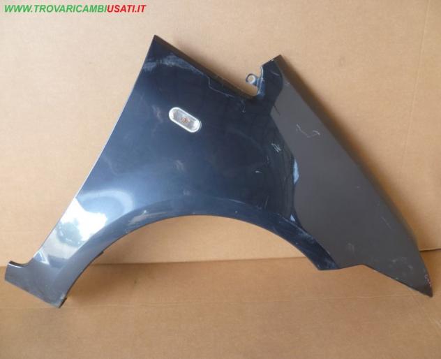PARAFANGO ANT.D. GRIGIO SCURO MET. FORD C-MAX (CB3) Carrozzeria Lamierati esterni Fiancate Parafango ant. FORD - C-MAX - 01-05-2007 - 01-11-2010,