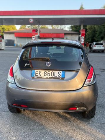 Lancia Ypsilon 1.2 69 CV 5 porte S&S Platinum - Foto 5