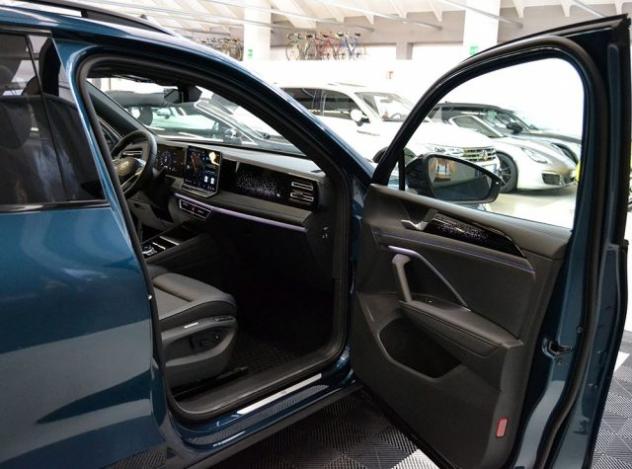 VOLKSWAGEN Tiguan 2.0 TDI 193 CV EVO ACT R-Line DSG 4 Motion Km 148 rif. 23843695 - Foto 4
