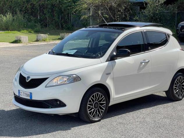 LANCIA Ypsilon 1.0 HYBRID 5P Gold TETTO APRIBILE BIANCO PERLA rif. 23536342
