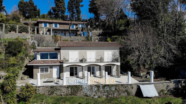 Splendida villa con vista sul lago a Castel Gandolfo