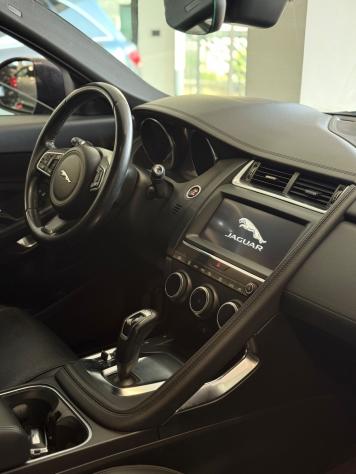 Jaguar E-Pace 2.0D 150 CV AWD aut. R-Dynamic SE - Foto 10