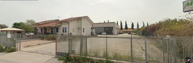 Complesso recintato con 2 capannoni+2trivani+2 rimesse auto+ piazzale - Foto 7