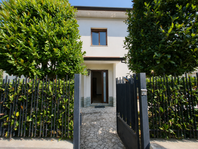 Casa singola in vendita a Marina di Carrara - Carrara 280 mq Rif: 1429008 - Foto 2