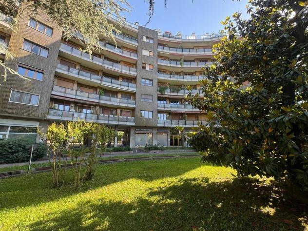 MONZA centro - AFFITTASI appartamento arredato con box