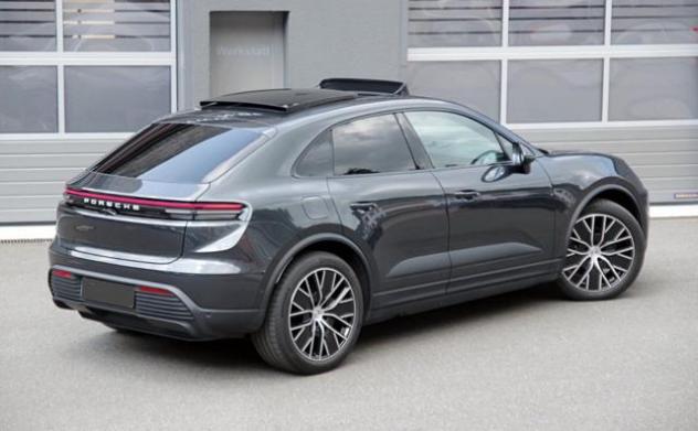 PORSCHE Macan Ev 265KW (360HP) rif. 22733683 - Foto 2