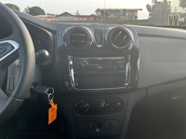 Dacia 1.0 SCe 12V 75CV Essential + GPL* - Foto 4
