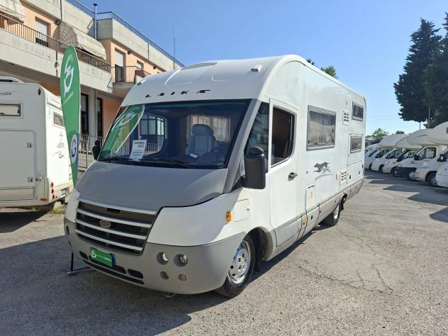 MOTORHOME LAIKA DUCATO 7 POSTI DOPPIA DINETTE LETTI CASTELLO BASCULANTE CLIMATIZZATORE FOTOVOLTAICO CAMPEGGIO CAMPER USATI GENERALI 1692 - Foto 2