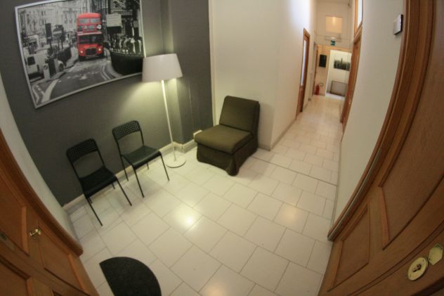Locale arredato in complesso custodito posti auto - Foto 7
