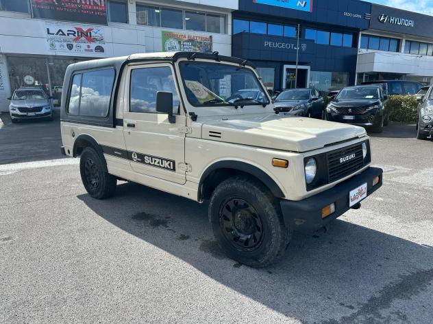 Suzuki SJ 413 SJ413 lunga , con tetto rigido Autocarro 2 posti .9990 km dopo il restauro totale .