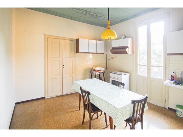 PORZIONE DI CASA DI CORTE CON BOX E LOCALI ACCESSORI - Foto 5
